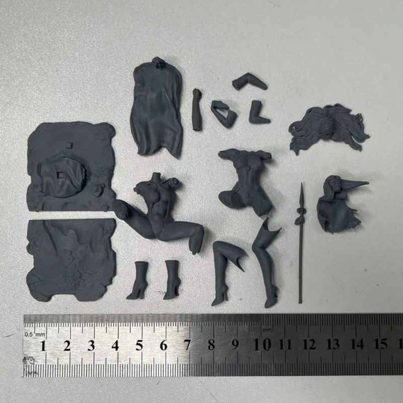 1/24 scala Vampirella Vs Lady  - Model Kit Vs Figure recensione e prezzo