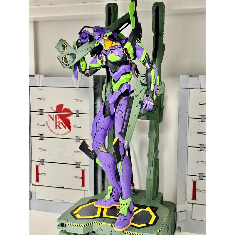 Disponibile il modello Tron di - Model Kit Eva 01 recensione e prezzo