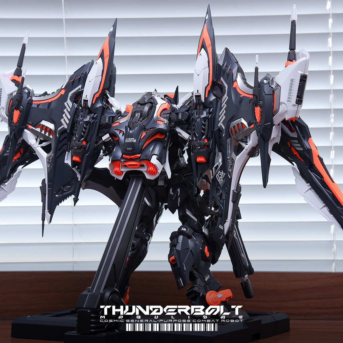 THUNDERBOLT MOBULIDAE 1/100 Mo - Model Kit Infinite Dimension recensione e prezzo